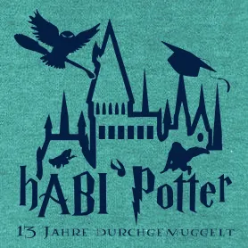 Silhouette von Schloss, Besen, Eule und Buchstaben zum Thema Harry Potter.