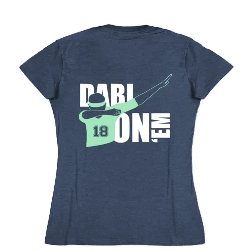 Silhouette einer Person in grün auf weißem Hintergrund.