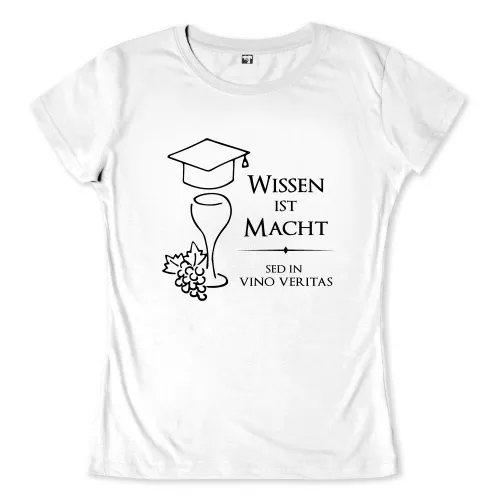 Illustration mit einer Graduierungskappe, einem Weinglas und Trauben, umgeben von den Wörtern 'Wissen ist Macht' und 'Sed in vino veritas'.