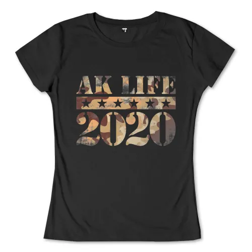 Text "AK LIFE 2020" in Tarnfarben mit Sternen auf einem Streifen.