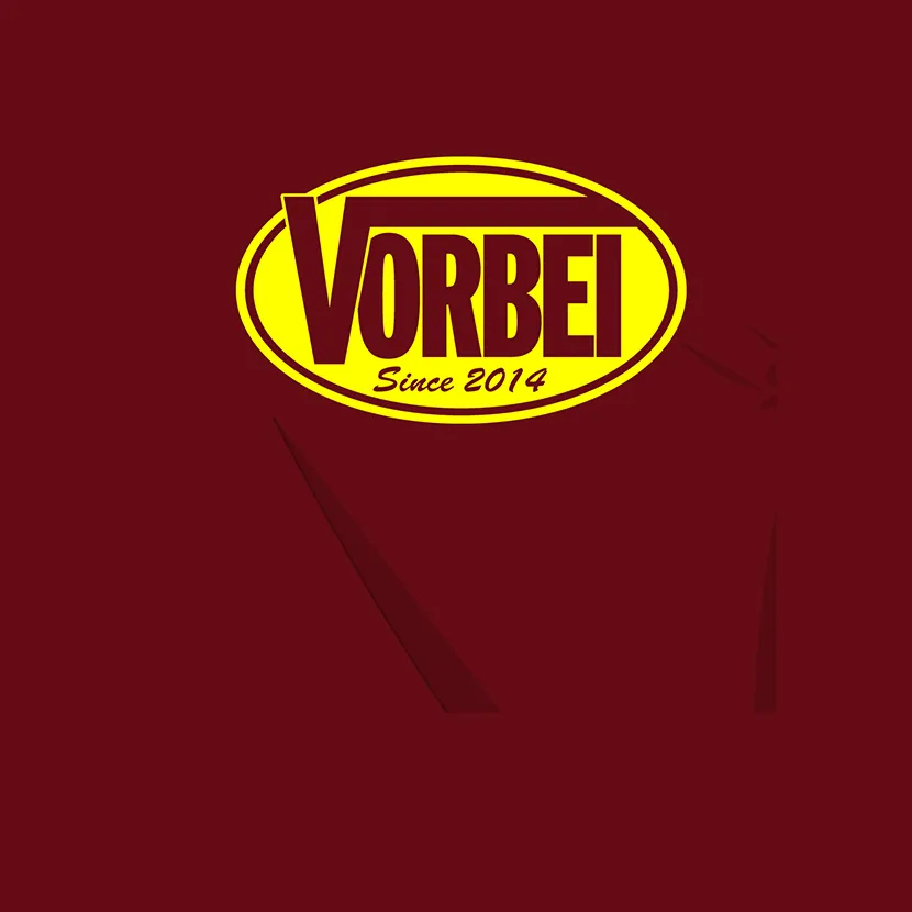 gelbes_logo_auf_bordeauxrotem_hintergrund Vorbei since 2014 design