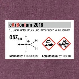 Chemische Strukturformel mit Text und Symbole, "13 Jahre unter Druck und immer noch kein Diamant", 116 Schüler.