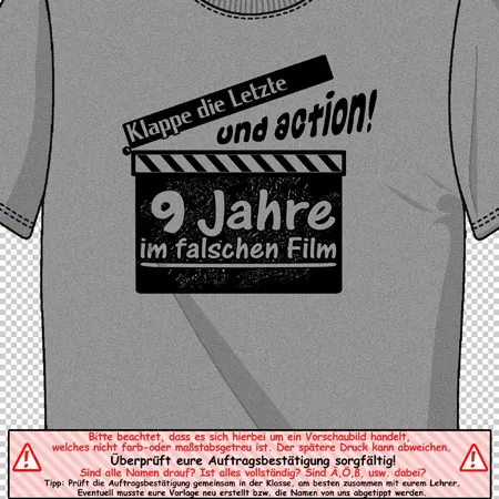 t_shirt_design_filmklappe_9_jahre Graues T-Shirt-Design mit einer Filmklappe und Text "9 Jahre im falschen Film".