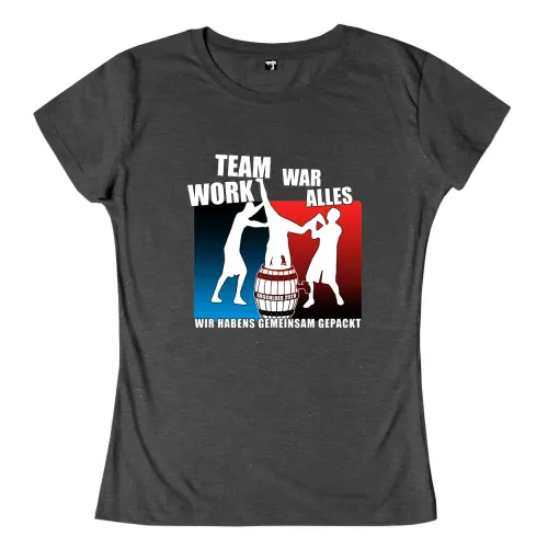 Zwei Silhouetten, die eine Weltkugel hochhalten auf geteiltem rot-blauen Hintergrund, "Teamwork War Alles, Wir Habens Gemeinsam Gepackt" Text