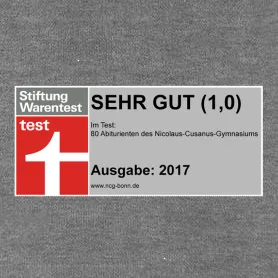 Logo Stiftung Warentest mit Note "SEHR GUT (1,0)" für Nicolaus-Cusanus-Gymnasium 2017.