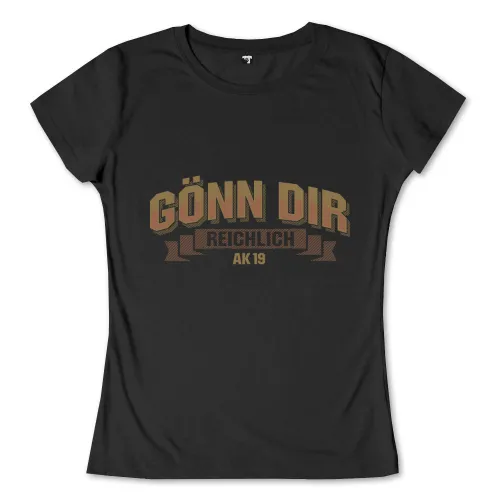 Goldener Text 'GÖNN DIR REICHLICH AK19' auf schwarzem Hintergrund.