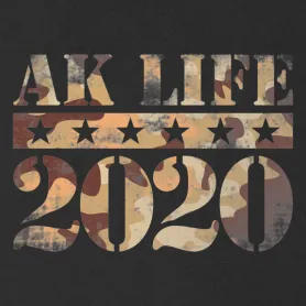 Text "AK LIFE 2020" in Tarnfarben mit Sternen auf einem Streifen.