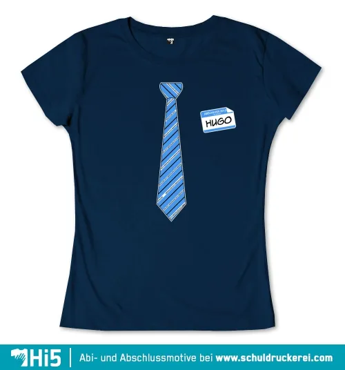 Abgebildet ist eine blau gestreifte Krawatte und ein Namensschild mit "Hugo".