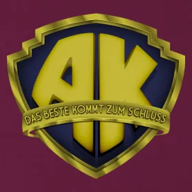 Goldenes Emblem in Schildform mit den Initialen "AK" und dem Spruch "Das Beste kommt zum Schluss" auf dunkelrotem Hintergrund.