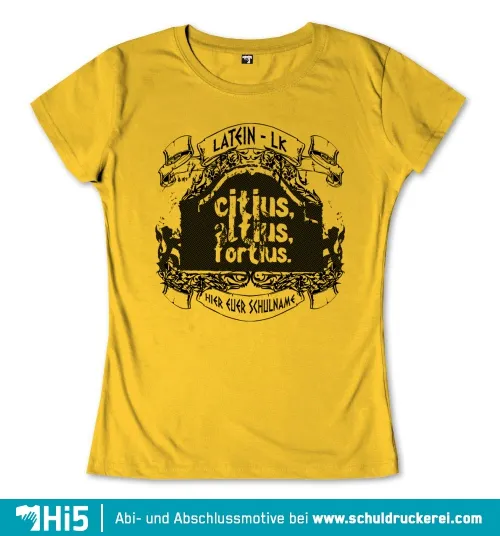 Gelbes T-Shirt mit schwarzem lateinischen Spruch und dekorativem Rahmen, Textfeld für Schulname.