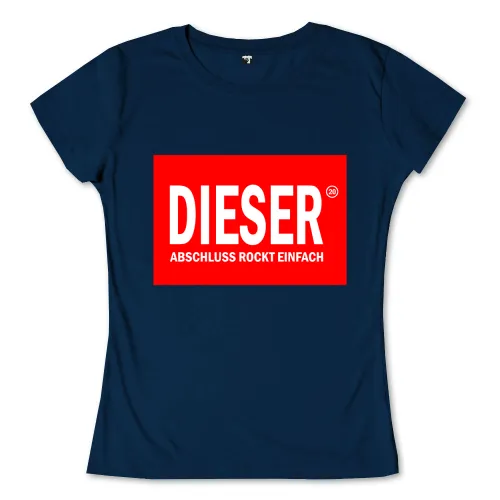 Komplett schwarzes Bild ohne sichtbare Details oder Variationen.