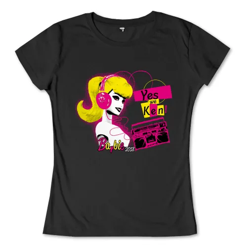 Illustration von Barbie mit Kopfhörern, neben Text "Yes we Ken!" und einem Boombox-Bild.
