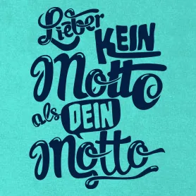 Silhouetten von Schachfiguren, darunter König, Dame und Turm.
