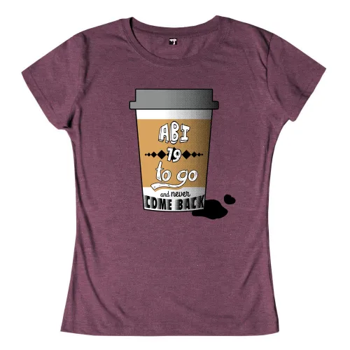 Kaffeebecher mit dem Text "ABI 19 to go and never come back" auf einem lila Hintergrund.