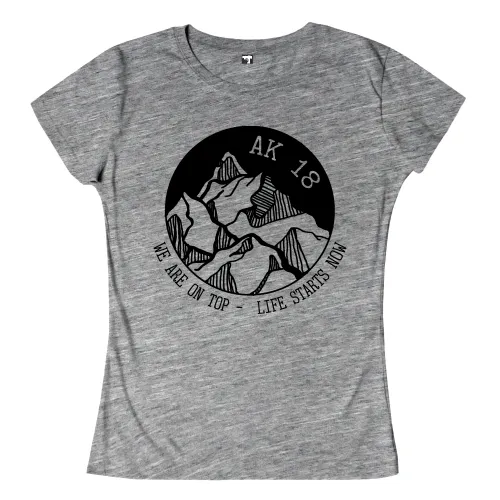 Ein komplexes Muster schwarzer und transparenter Bereiche in einem abstrakten Design.