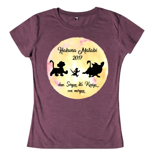 Gelb-rosa runder Hintergrund mit Silhouetten von zwei Löwen und einem Erdmännchen, Text "Hakuna Matata 2017".