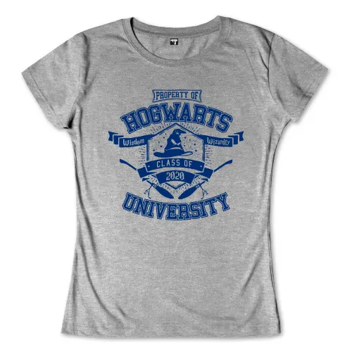 Ein komplett schwarzer Block ohne erkennbare Details oder Kontext.