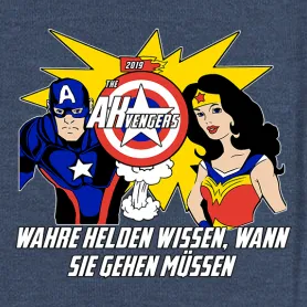 Zeichnung von zwei Superhelden neben einem Logo mit Text "The AKvengers 2017", Untertitel auf Deutsch.