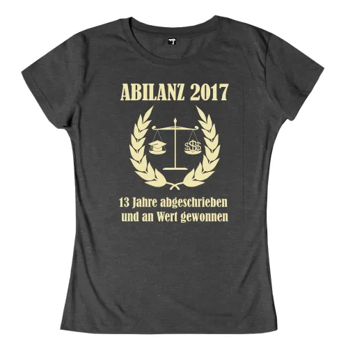 Schwarzes T-Shirt in Form eines Buchstabens T auf weißem Hintergrund.