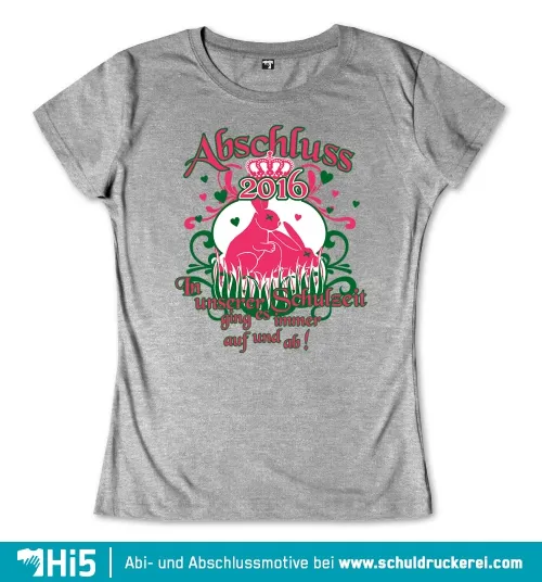 Graues T-Shirt mit Aufdruck "Abschluss 2016" und zwei rosa Kaninchen, umgeben von grünen Gräsern und pinken Herzen.