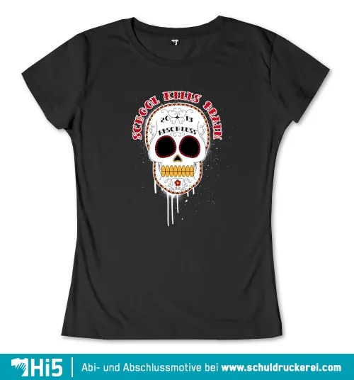 Grafik eines Schädels im Sugar-Skull-Stil mit dem Text "School Kills Brain" und Jahreszahlen auf schwarzem Hintergrund.